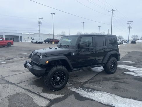 Used 2015 Jeep Wrangler Unlimited Willys image 2