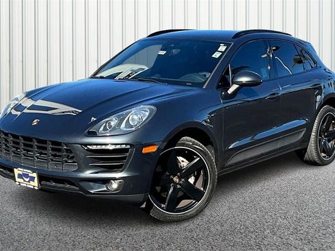Used 2017 Porsche Macan S image 22