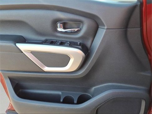 Used 2018 Nissan Titan PRO-4X image 20