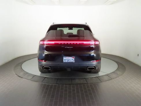 Certified 2024 Porsche Cayenne AWD/4WD image 6
