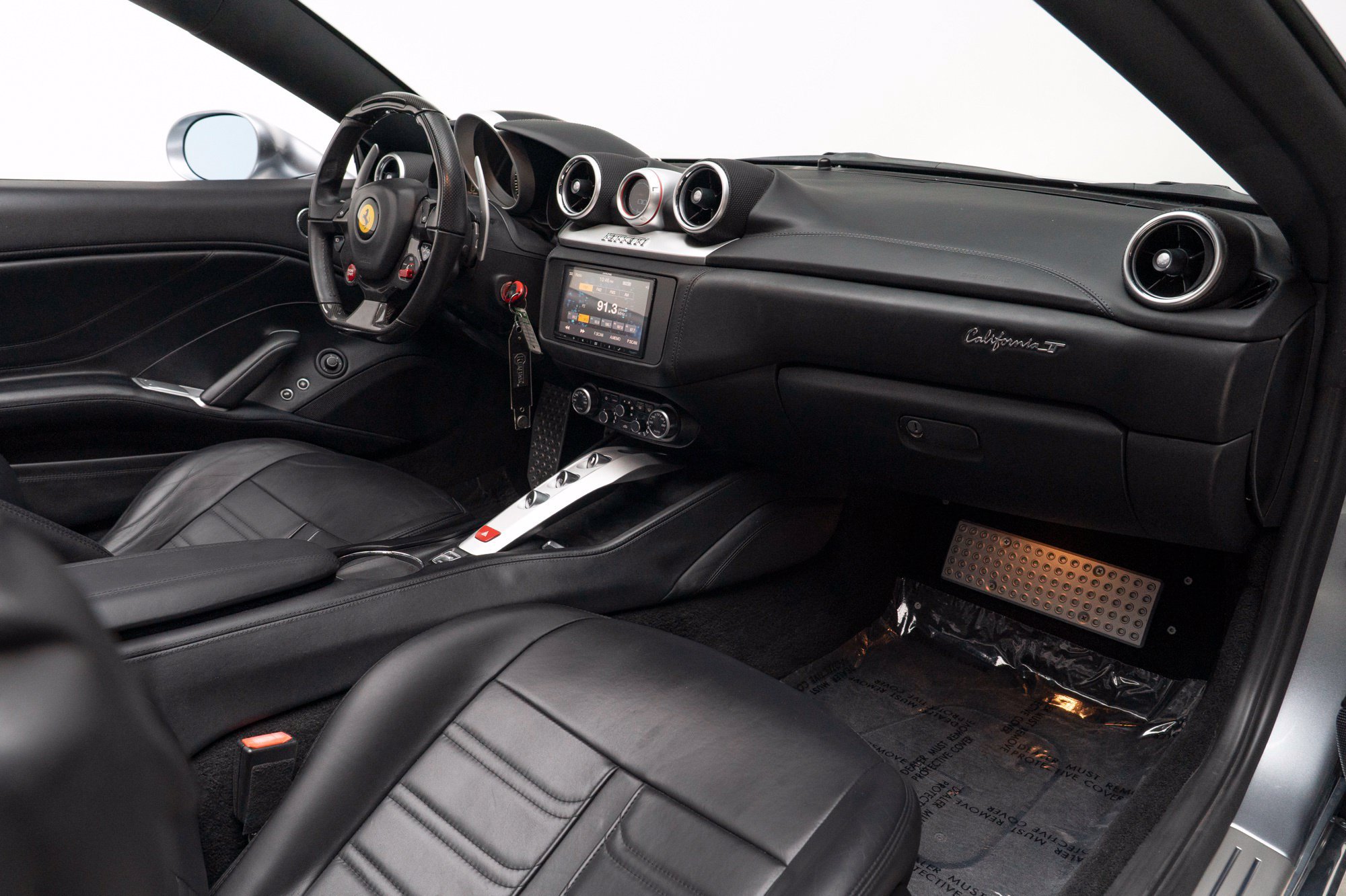 Used 2016 Ferrari California T RWD image 39
