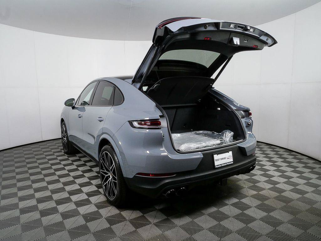 Used 2026 Porsche Cayenne Coupe AWD/4WD image 36