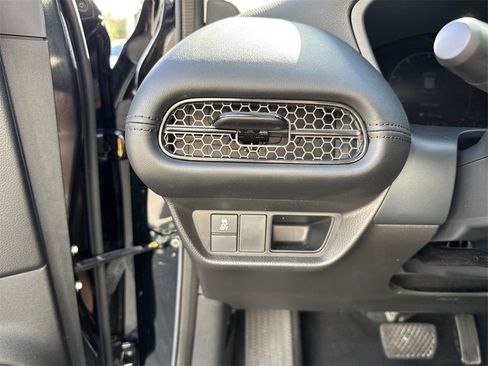 Used 2024 Honda HR-V LX image 56