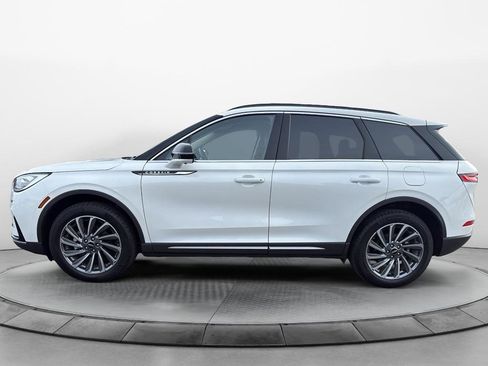 Used 2025 Lincoln Corsair Reserve w/ Equipment Group 202A image 2