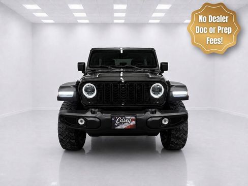 Used 2023 Jeep Wrangler Unlimited Sahara w/ Cold Weather Group AWD/4WD image 2