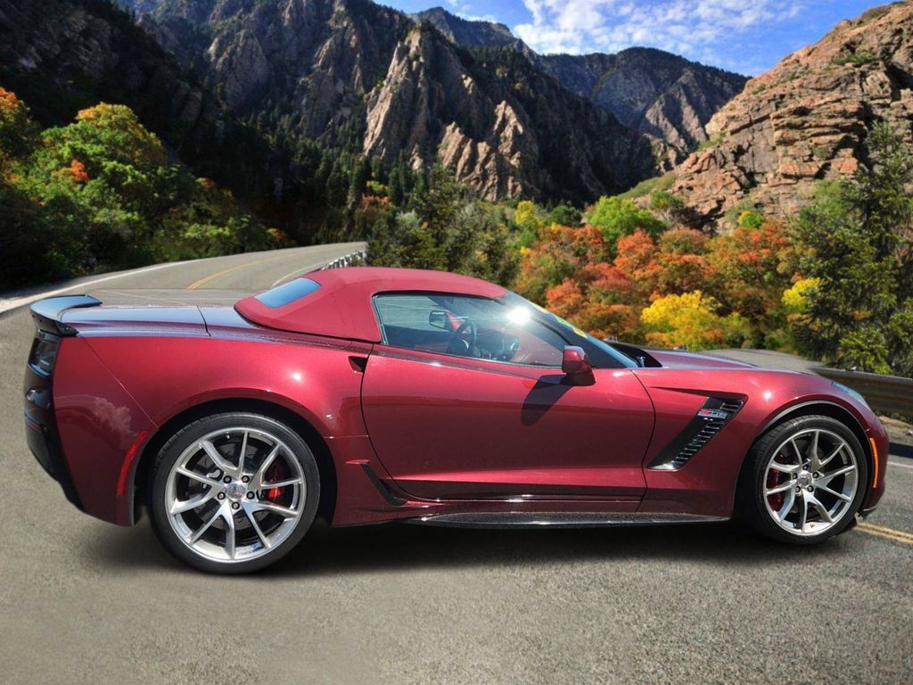 Used 2017 Chevrolet Corvette Z06 RWD image 2