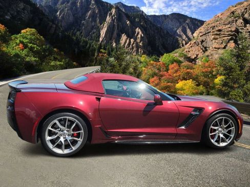 Used 2017 Chevrolet Corvette Z06 RWD image 2