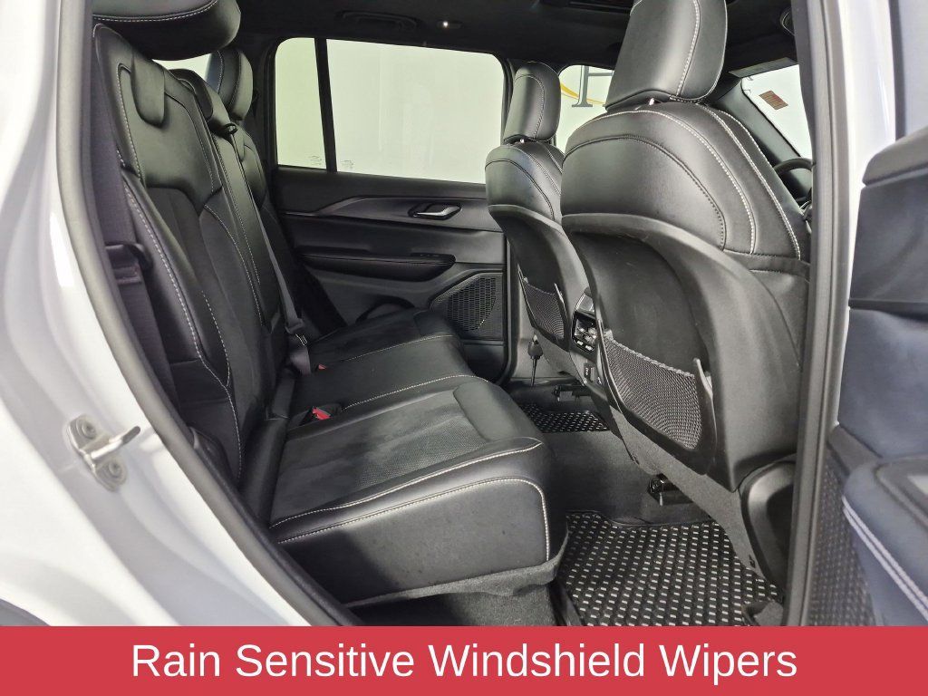 Used 2024 Jeep Grand Cherokee Altitude AWD/4WD image 36