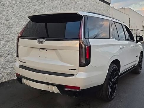 Certified 2024 Cadillac Escalade V w/ LPO, ONYX Package AWD/4WD image 6