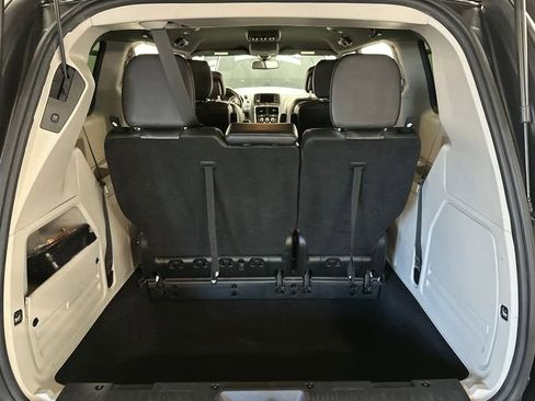 Used 2020 Dodge Grand Caravan SXT image 23