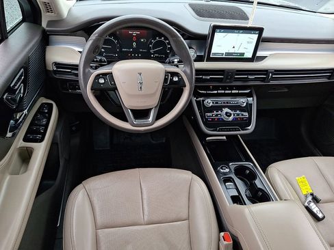 Used 2021 Lincoln Corsair AWD w/ Premium Package image 12