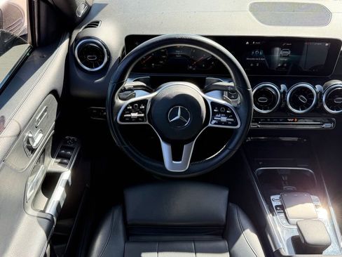 Used 2020 Mercedes-Benz GLB 250 image 8