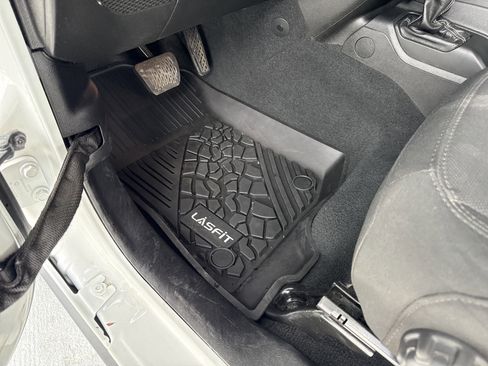 Used 2023 Jeep Gladiator Overland image 22