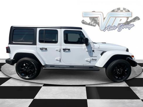 Used 2023 Jeep Wrangler Unlimited Sahara w/ Cold Weather Group AWD/4WD image 3