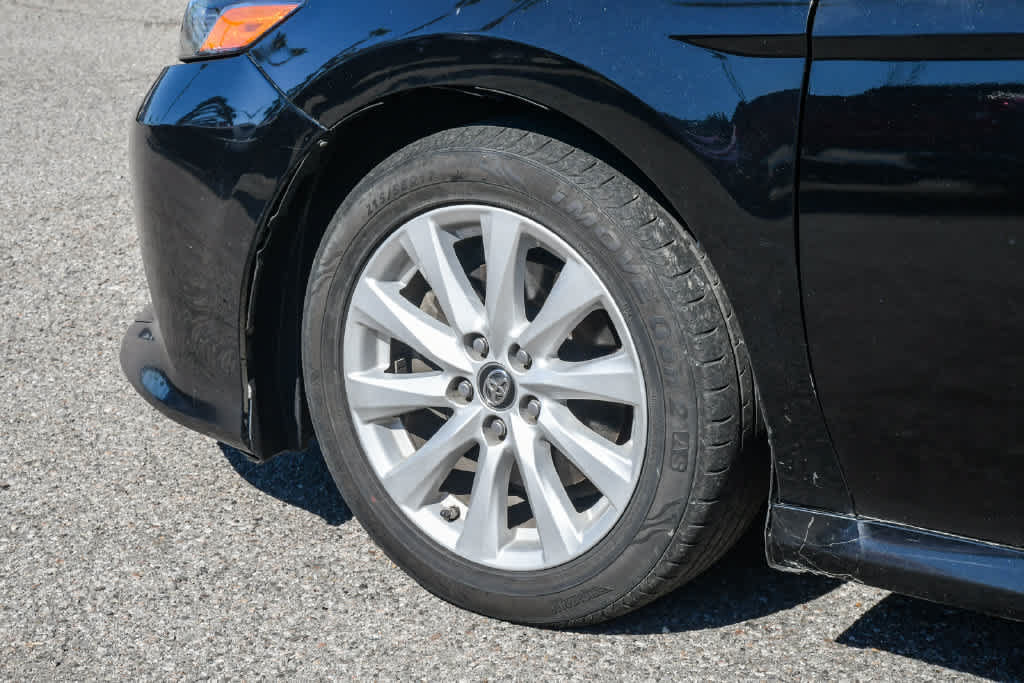Used 2019 Toyota Camry LE FWD image 10