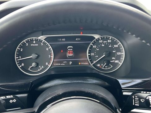 Certified 2024 Nissan Pathfinder SL image 18