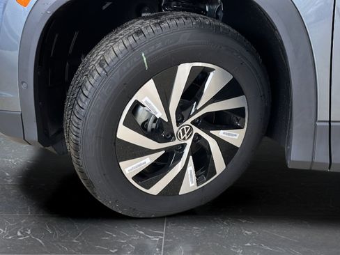 New 2026 Volkswagen Tiguan S FWD image 31