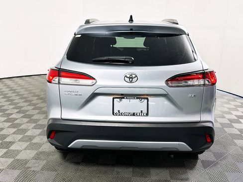 Used 2025 Toyota Corolla Cross LE w/ Moonroof Package FWD image 4