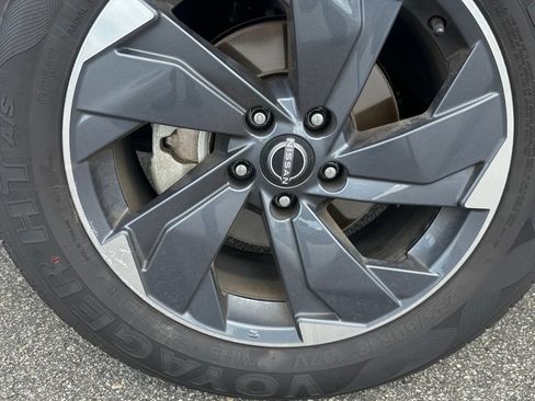 Used 2025 Nissan Rogue SV FWD image 10