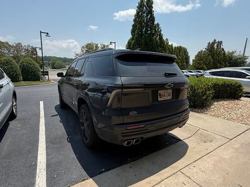 Used 2026 Chevrolet Traverse RS w/ LPO, Floor Liner Package AWD/4WD image 4