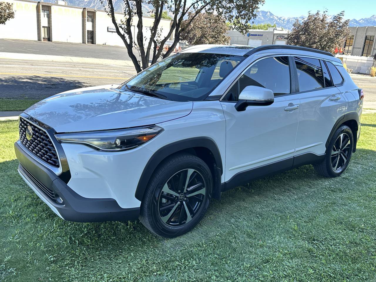 Used 2024 Toyota Corolla Cross AWD Hybrid w/ Convenience Package image 11