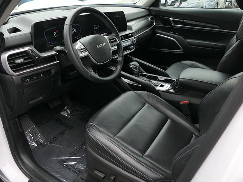 Used 2024 Kia Telluride S w/ S Sunroof Package FWD image 12