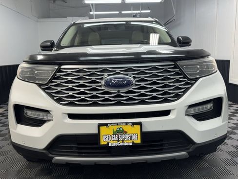 Used 2020 Ford Explorer Platinum image 2