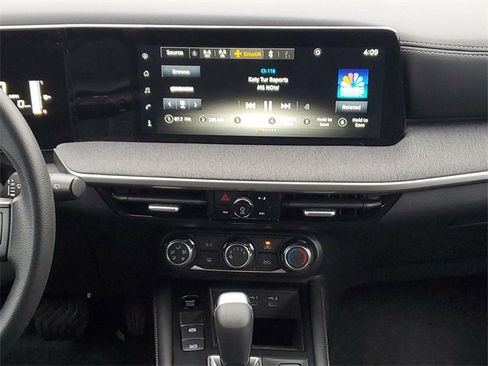 Certified 2025 Nissan Kicks SV image 24