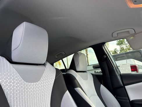 Used 2017 Toyota Prius Two image 17