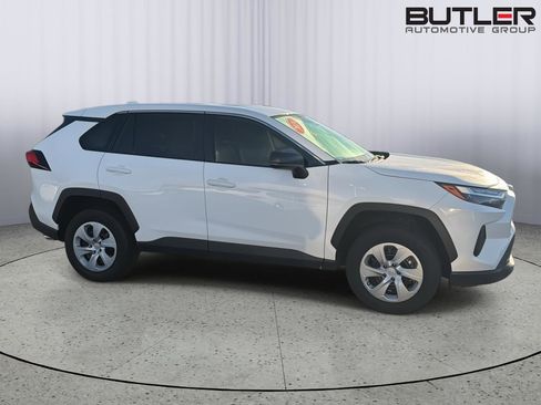 Certified 2024 Toyota RAV4 LE FWD image 7