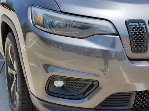 Used 2019 Jeep Cherokee Latitude Plus FWD image 9