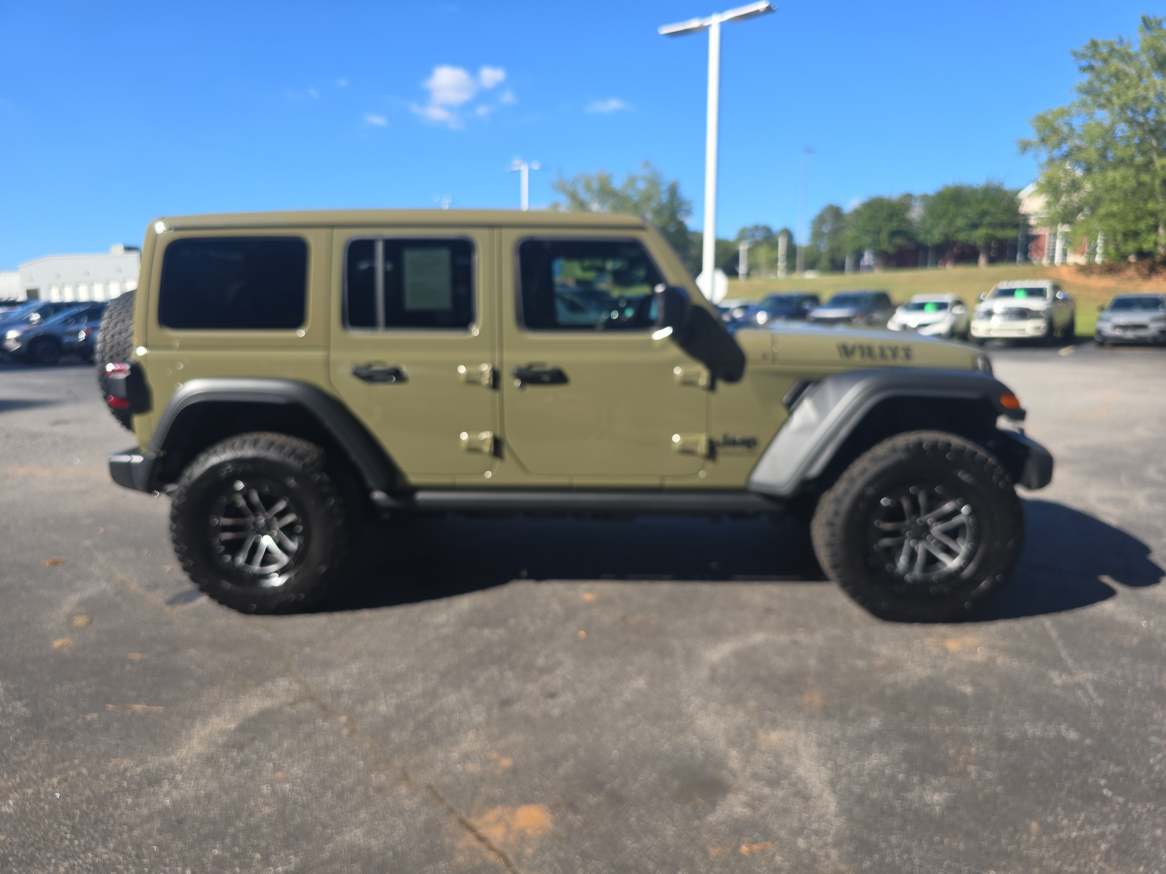 Used 2025 Jeep Wrangler Unlimited Sport AWD/4WD image 4