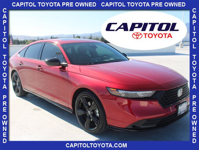 Used 2025 Honda Accord Sport image 1