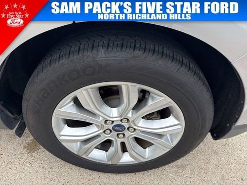 Used 2020 Ford Edge Titanium image 8