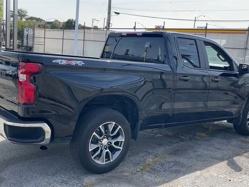 Used 2024 Chevrolet Silverado 1500 LT image 3
