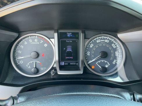 Used 2019 Toyota Tacoma Limited RWD image 23