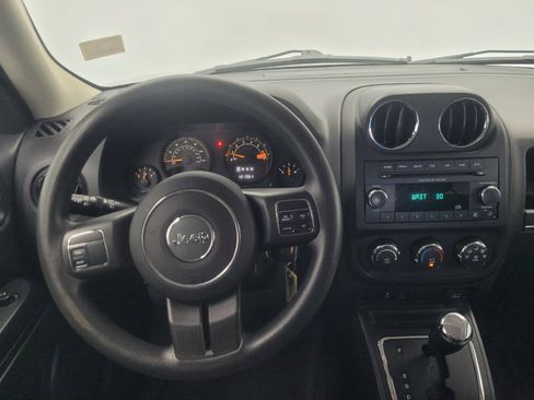 Used 2015 Jeep Patriot Sport w/ Power Value Group AWD/4WD image 22