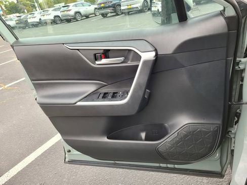 Used 2021 Toyota RAV4 XLE w/ Convenience Package image 27