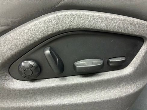 Used 2022 Porsche Cayenne Platinum Edition image 61