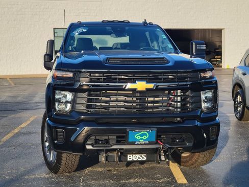 Certified 2025 Chevrolet Silverado 2500 Custom w/ Custom Convenience Package AWD/4WD image 4