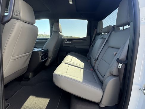 New 2026 GMC Sierra 1500 SLT w/ SLT Premium Package image 7