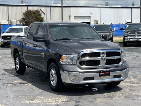 Used 2021 RAM 1500 Classic SLT RWD image 5