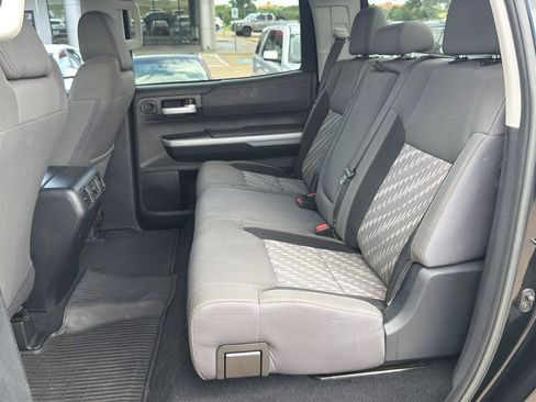 Used 2018 Toyota Tundra SR5 w/ SR5 Upgrade Package AWD/4WD image 14