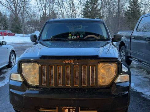 Used 2011 Jeep Liberty Limited w/ Trailer Tow Class III Group image 7