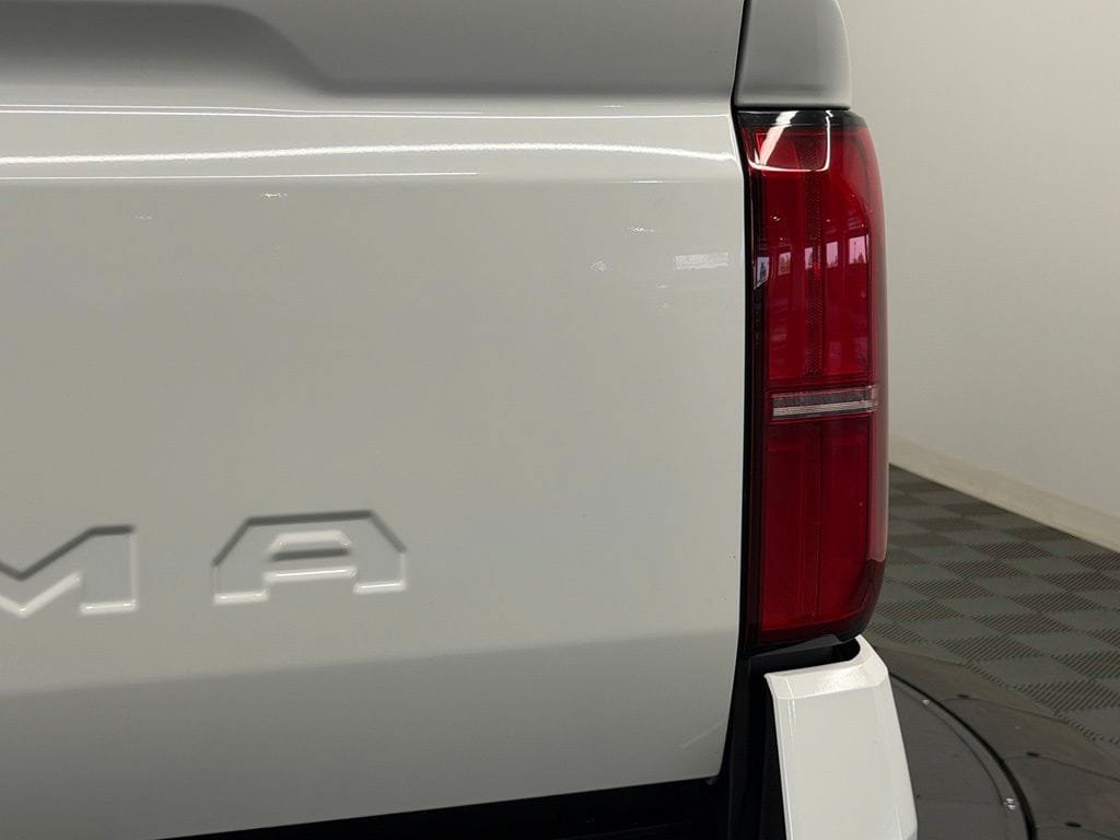 Used 2026 Toyota Tacoma SR5 AWD/4WD image 21