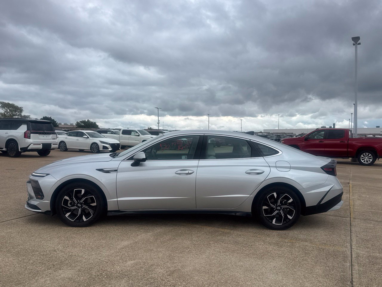 Used 2025 Hyundai Sonata SEL FWD image 15