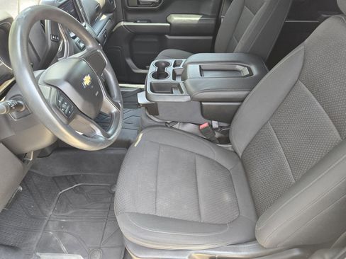 Used 2020 Chevrolet Silverado 1500 Custom w/ Custom Value Package AWD/4WD image 9