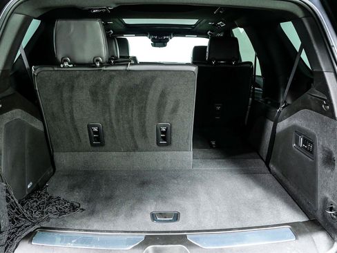 Used 2021 Cadillac Escalade Premium Luxury AWD/4WD image 34