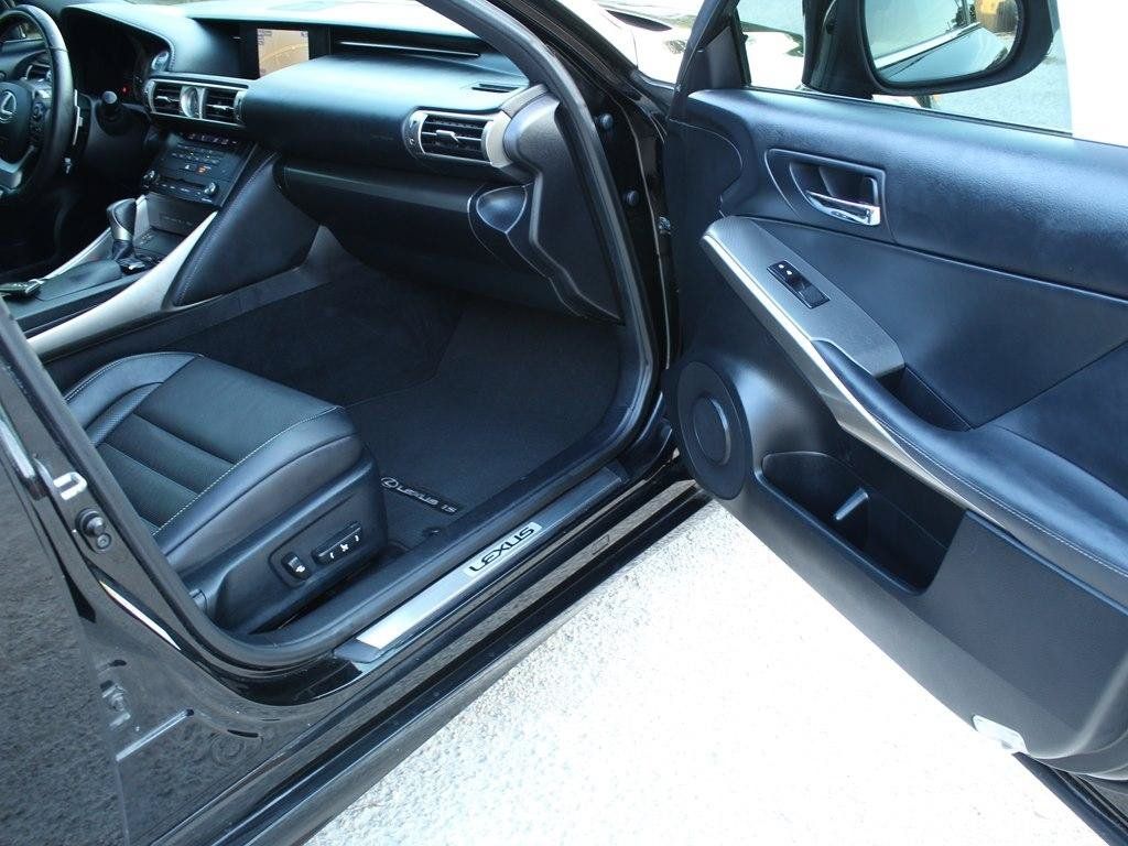 Used 2016 Lexus IS 200t w/ F Sport Package RWD image 18
