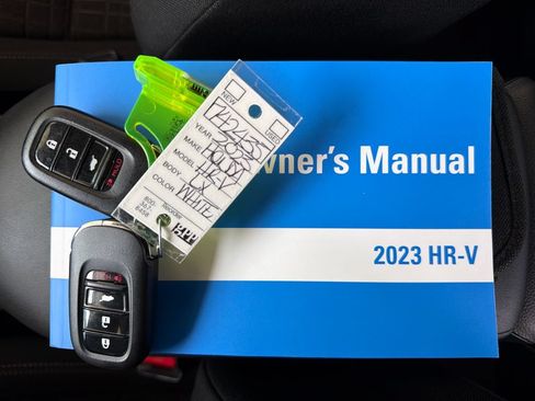 Used 2023 Honda HR-V LX image 32